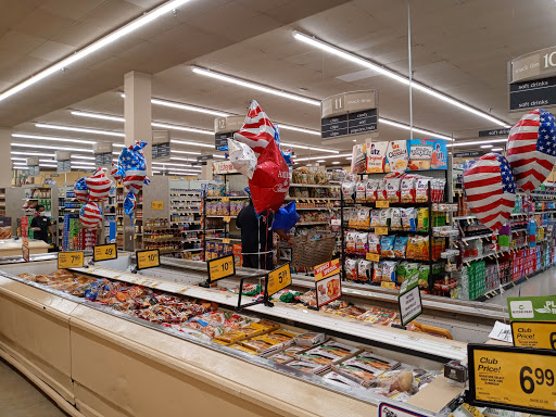 Grocery Store «Safeway», reviews and photos, 2401 N Charles St, Baltimore, MD 21218, USA