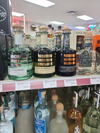 Liquor Store «Central City Liquors», reviews and photos, 1460 2nd Ave, Des Moines, IA 50314, USA