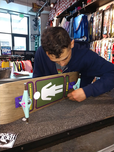 Clothing Store «Zumiez», reviews and photos, 417 Ramsay Way #103, Kent, WA 98032, USA