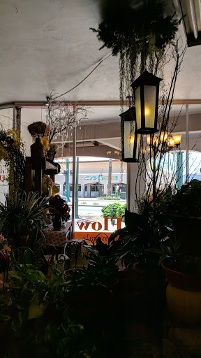 Crismon Flowers, 144 W Main St, Mesa, AZ 85201, USA, 