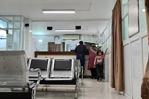 Chamran Hospital image