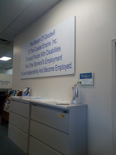 Thrift Store «Goodwill», reviews and photos, 249 Village At Glynn Pl, Brunswick, GA 31525, USA