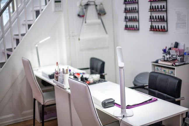 Timeless Beauty and Nails - Beauty salon