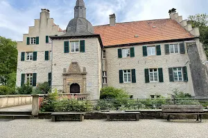 Wasserschloss Haus Dellwig image