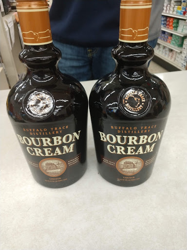 Beer Store «Family Beer & Liquor Store», reviews and photos, 20200 US Rte 20 Frontage Rd, East Dubuque, IL 61025, USA