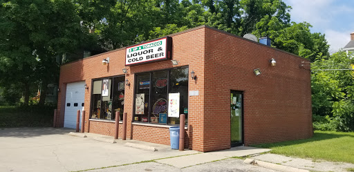 Tobacco Shop «Tobacco & Dollar Up», reviews and photos, 10217 N Main St, Richmond, IL 60071, USA
