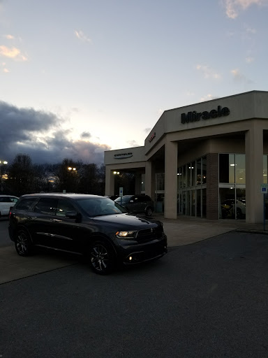 Jeep Dealer «Miracle Chrysler Dodge Jeep Ram», reviews and photos, 1290 Nashville Pike, Gallatin, TN 37066, USA