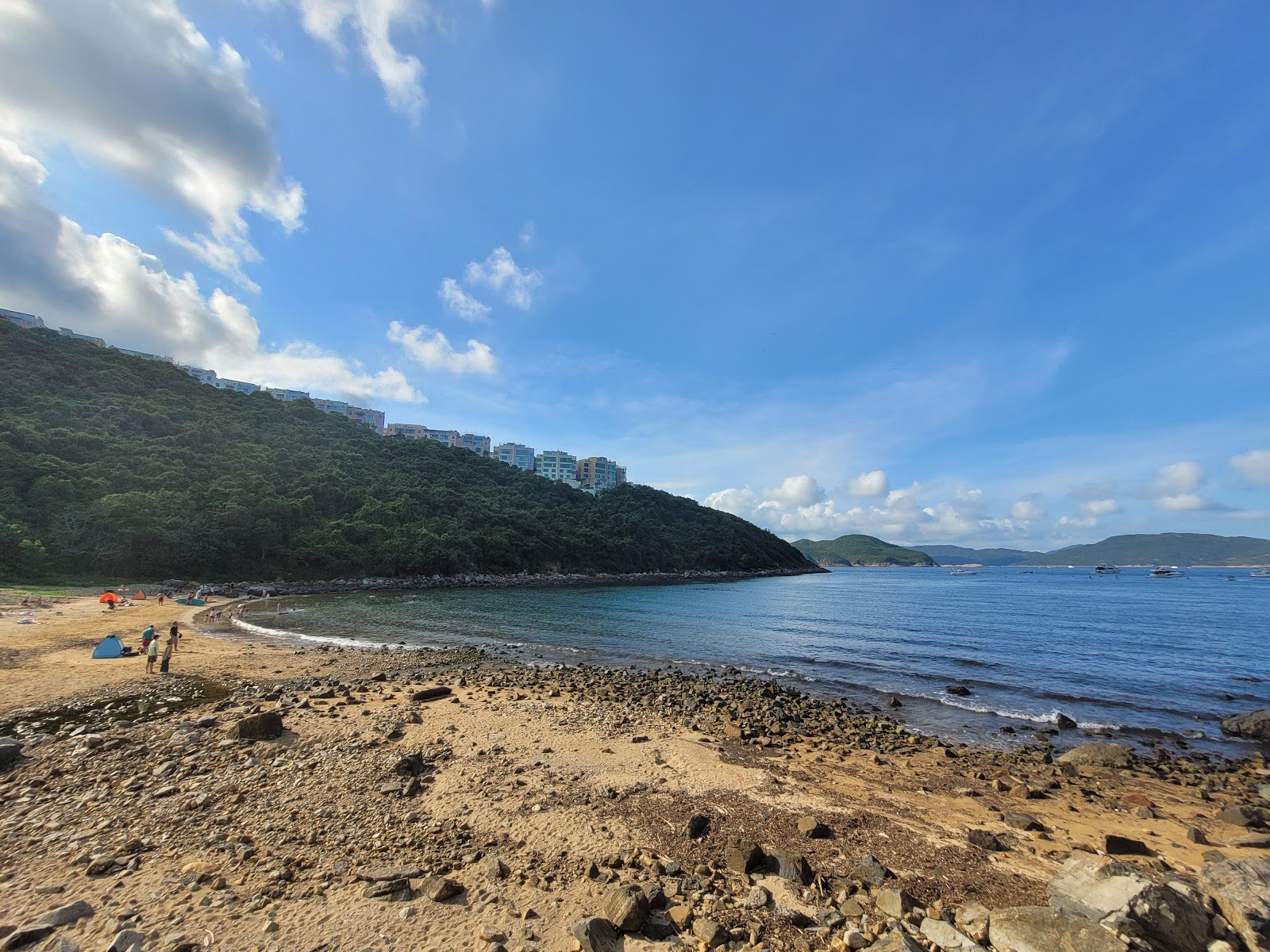 Foto von Sheung Sze Wan Beach mit geräumige bucht