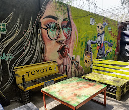 Cafeteria Mery Jane photo