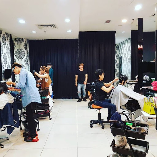 Michael And Guys Hair Salon (Times Square)