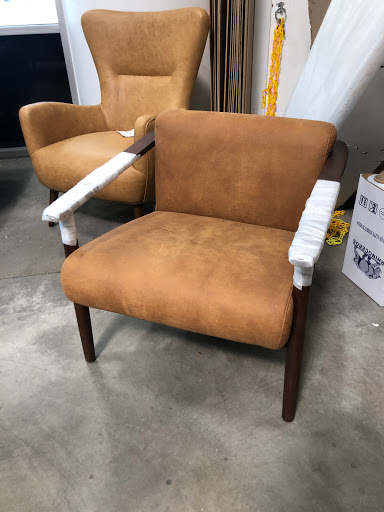 Poly & Bark Outlet Store image