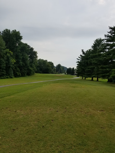 Golf Course «Bobby Nichols Golf Course», reviews and photos, 4301 E Pages Ln, Louisville, KY 40272, USA