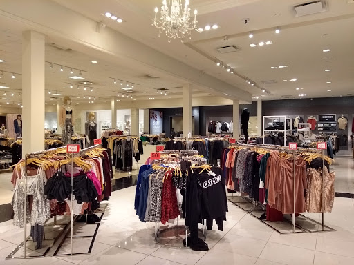 Clothing Store «Forever 21», reviews and photos, 885 Russell Blvd, Davis, CA 95616, USA