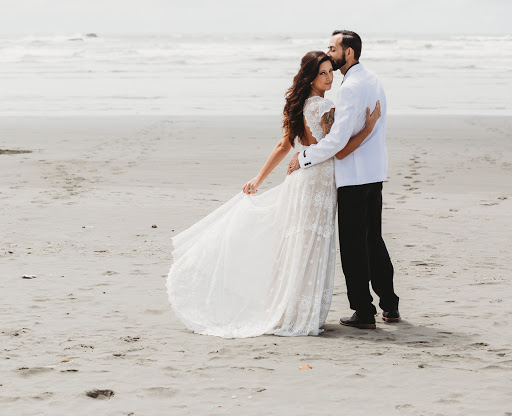 Bridal Shop «Tulip Bridal», reviews and photos, 1495 NW Gilman Blvd STE 12, Issaquah, WA 98027, USA