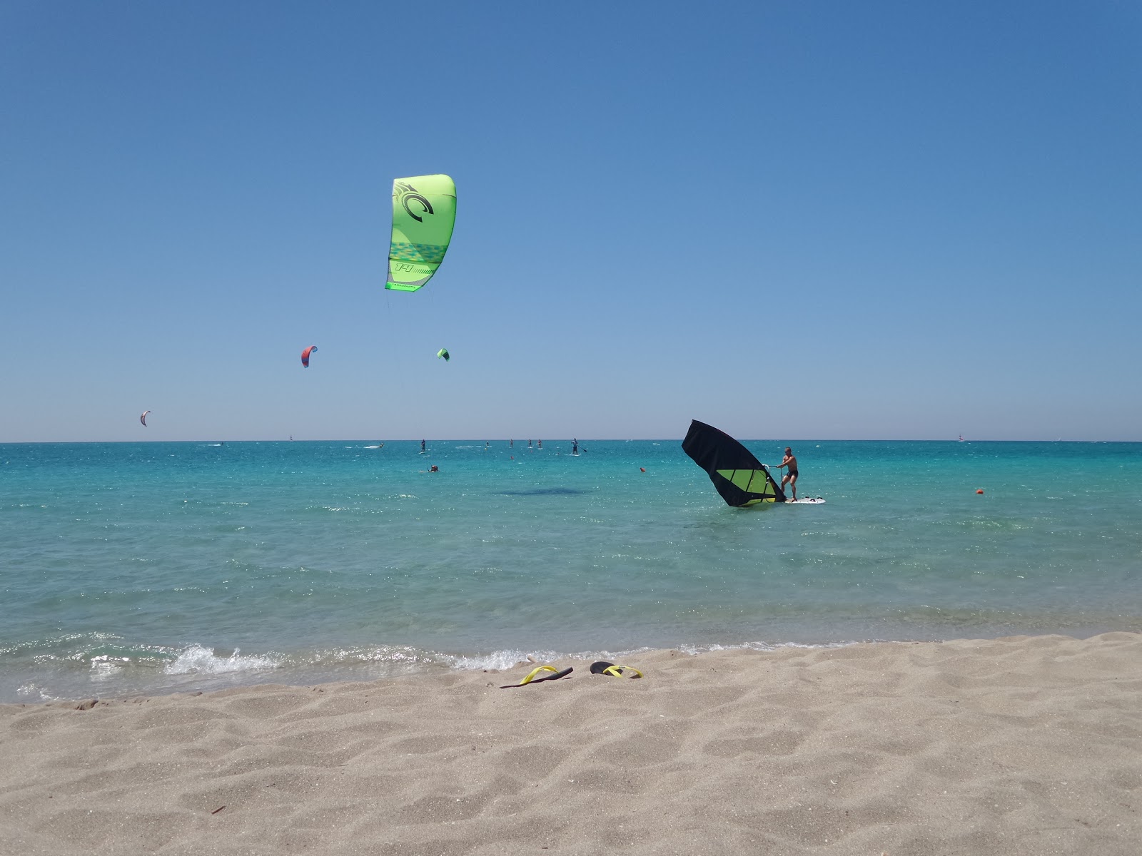 Spiaggia di Via G.Battista'in fotoğrafı mavi saf su yüzey ile