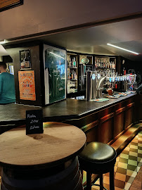 Atmosphère du Restaurant The Long Hop Pub Paris - Sports Bar & Afterwork - n°4