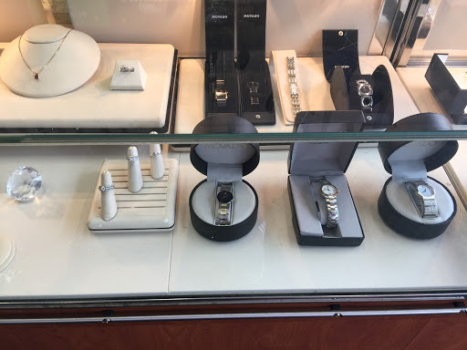 Pawn Shop «A1 Jewelry & Pawn», reviews and photos, 3993 W Algonquin Rd, Rolling Meadows, IL 60008, USA