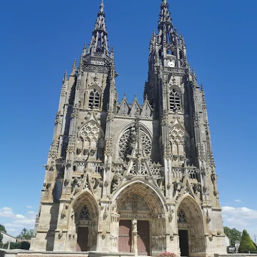 attractions Basilique Notre Dame de L'Epine L'Épine