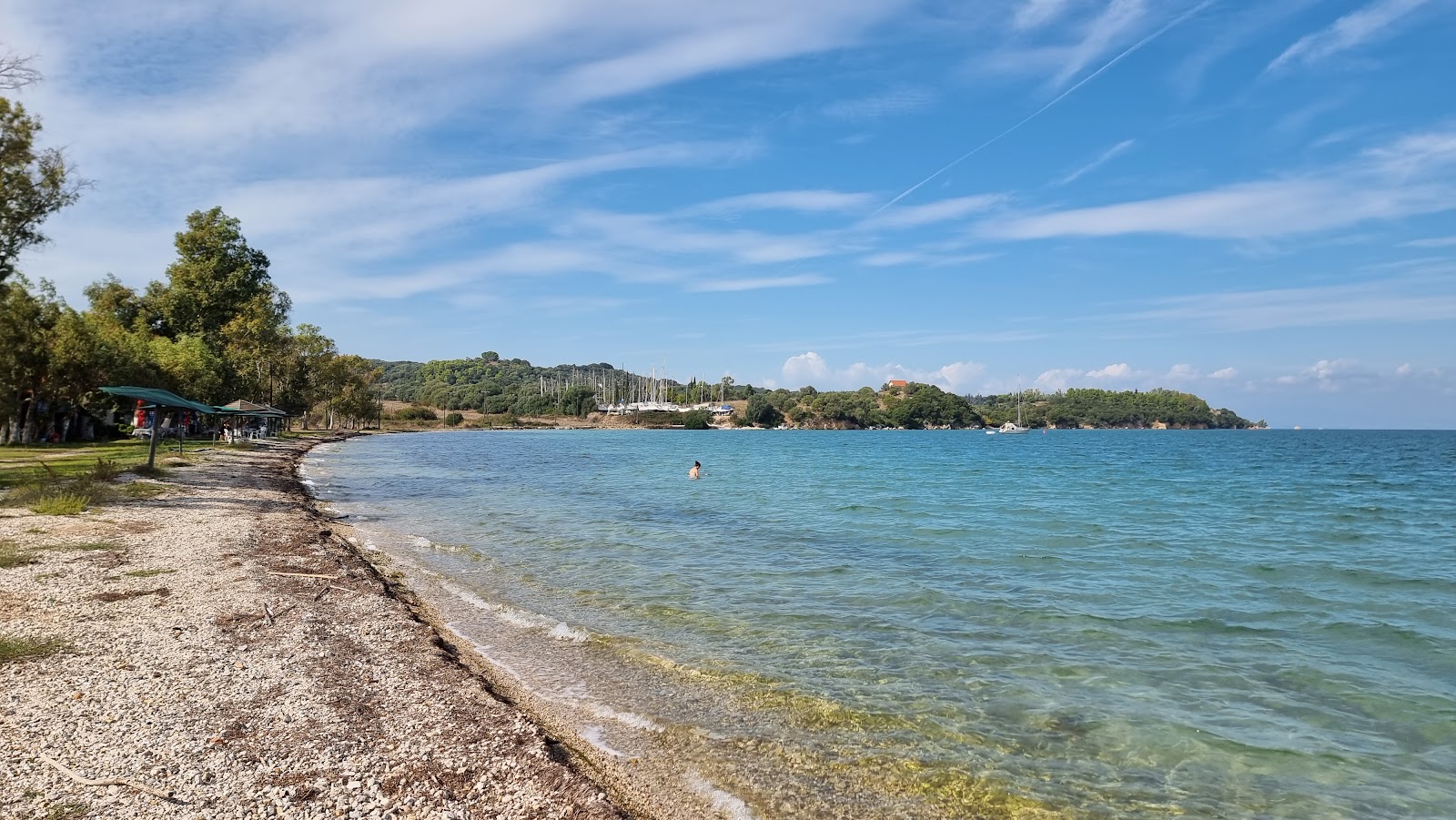 Foto von Rouga Bay, Paliampela - beliebter Ort unter Entspannungskennern