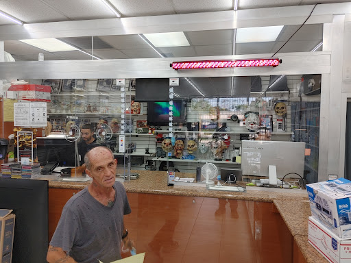Pawn Shop «Gold Pawn City», reviews and photos, 950 NE 62nd St, Fort Lauderdale, FL 33334, USA