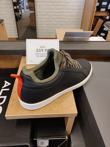 Shoe Store «DSW Designer Shoe Warehouse», reviews and photos, 2485 Richmond Ave, Staten Island, NY 10314, USA