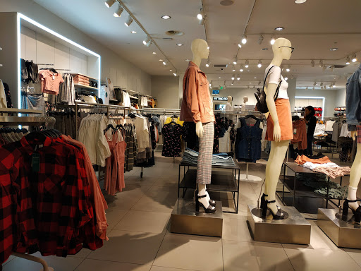 Clothing Store «H&M», reviews and photos, 8518 Fenton St, Silver Spring, MD 20910, USA