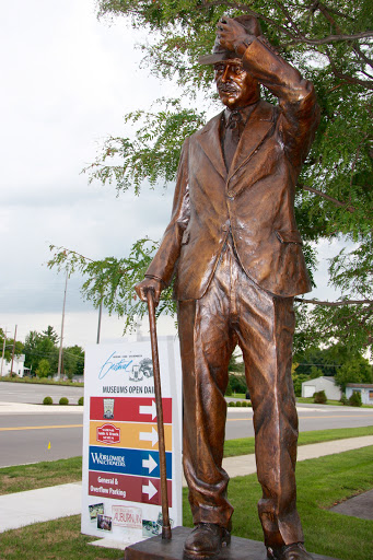 Sculpture «Big Statues», reviews and photos, 815 Columbia Ln, Provo, UT 84604, USA