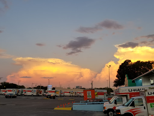 RV Storage Facility «U-Haul Moving & Storage at Gandy Blvd», reviews and photos, 3939 W Gandy Blvd, Tampa, FL 33611, USA