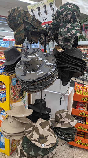 Supermarket «Hy-Vee», reviews and photos, 1617 E 9th St, Trenton, MO 64683, USA