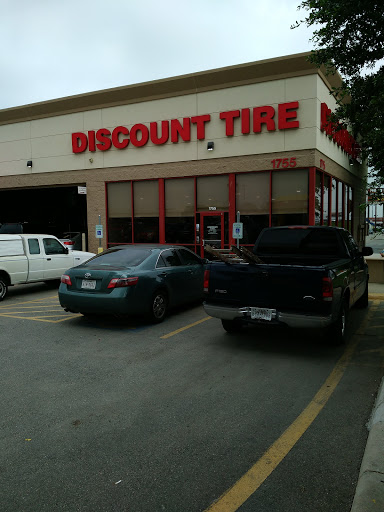 Tire Shop «Discount Tire Store - San Antonio, TX», reviews and photos, 1755 SW Loop 410, San Antonio, TX 78227, USA