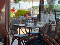 Atmosphère du Restaurant français Restaurant Le Quai à La Trinité-sur-Mer - n°7