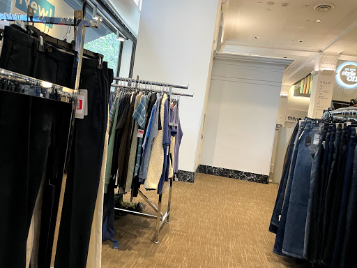 Department Store «Nordstrom Rack Chestnut Street», reviews and photos, 1700 Chestnut St, Philadelphia, PA 19103, USA