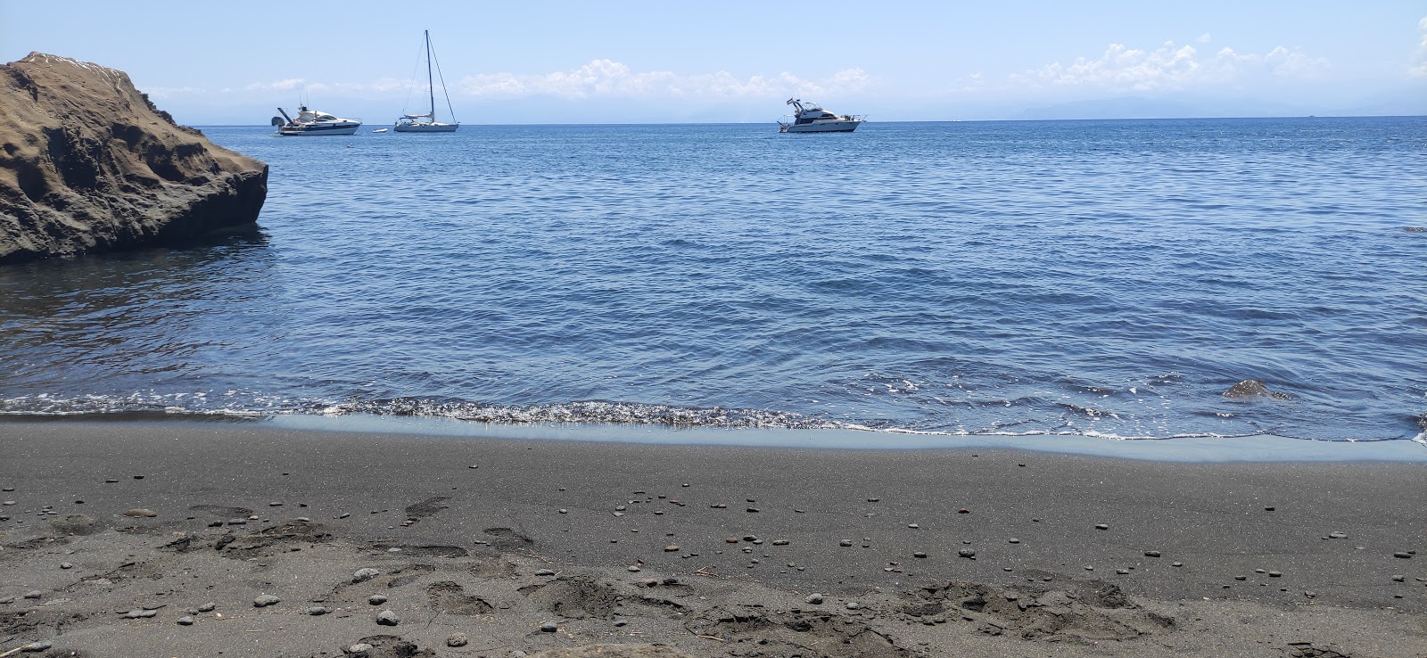 Foto de Mulberry beach con playa recta