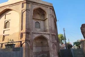 Tomb of Mir Chakar-i-Azam Rind image