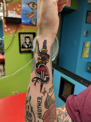 Tattoo Shop «Alternative Tattoo», reviews and photos, 613 Hilltop Rd, Curtis Bay, MD 21226, USA