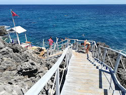 Photo de Spiaggia dei Porticelli partiellement zone de villégiature