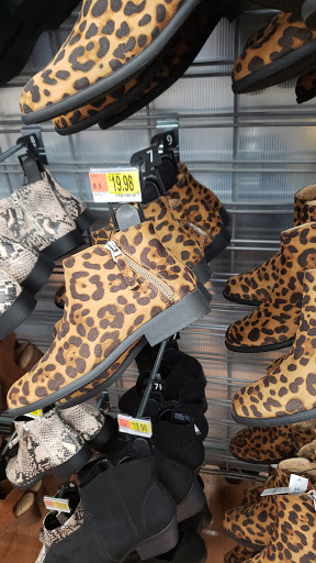 Department Store «Walmart Supercenter», reviews and photos, 301 Leonardwood Dr, Frankfort, KY 40601, USA