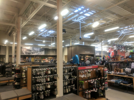 Camping Store «REI», reviews and photos, 2643 Edmondson Rd, Cincinnati, OH 45209, USA