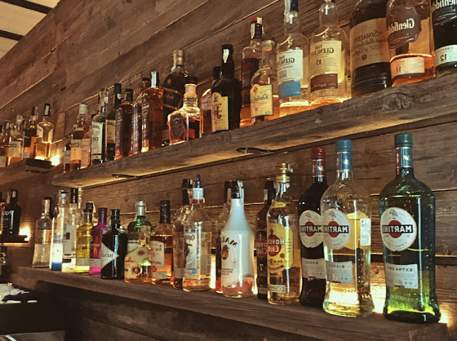 Крилото Cocktail Bar - Пловдив