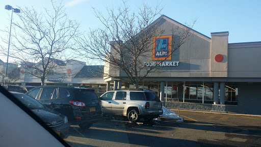 Grocery Store «Aldi», reviews and photos, 367 Sunrise Hwy North Service Rd, Patchogue, NY 11772, USA
