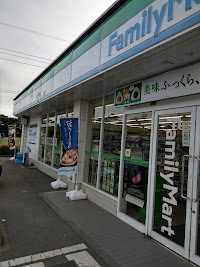 ファミリーマート 寒川宮山店