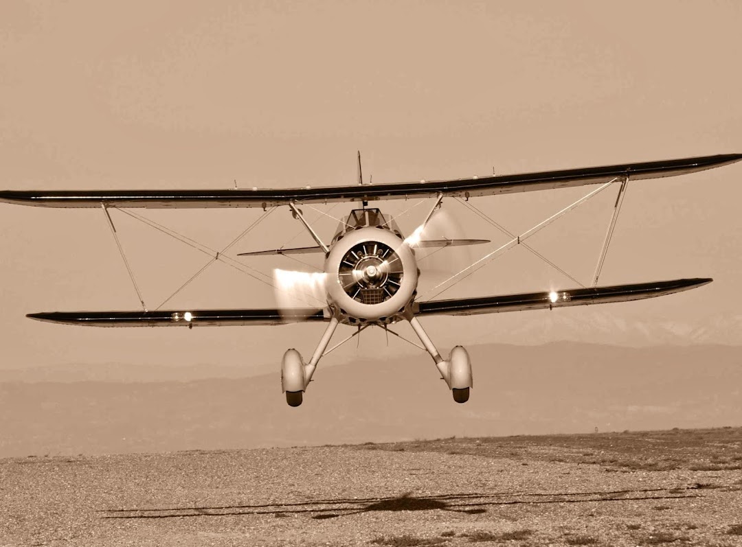 SkyThrills - Aerobatic Flights