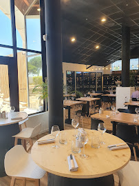Atmosphère du Restaurant Maison Saint-Crescent - Cave à Manger & Cave à Vin à Narbonne - n°16