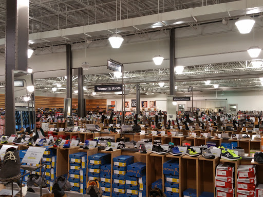Shoe Store «DSW Designer Shoe Warehouse», reviews and photos, 12997 Fair Lakes Shopping Center, Fairfax, VA 22033, USA