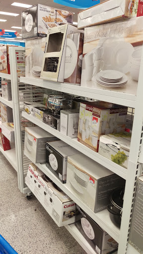 Clothing Store «Ross Dress for Less», reviews and photos, 723 Rio Rancho Rd, Pomona, CA 91766, USA