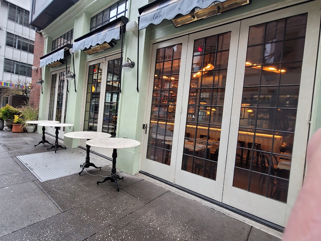 Pearl and Mary Oyster Bar 19107