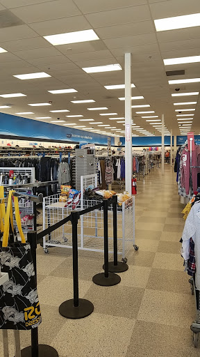 Clothing Store «Ross Dress for Less», reviews and photos, 6901 W Grand Ave, Gurnee, IL 60031, USA