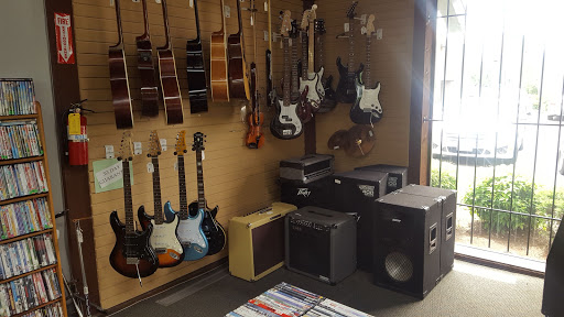 Pawn Shop «SILVER LINING JEWELRY AND LOAN GRESHAM», reviews and photos, 300 SE 181st Ave, Portland, OR 97233, USA