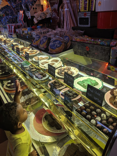 American Restaurant «Lickity Split Frozen Custard», reviews and photos, 6056 N Broadway St, Chicago, IL 60660, USA