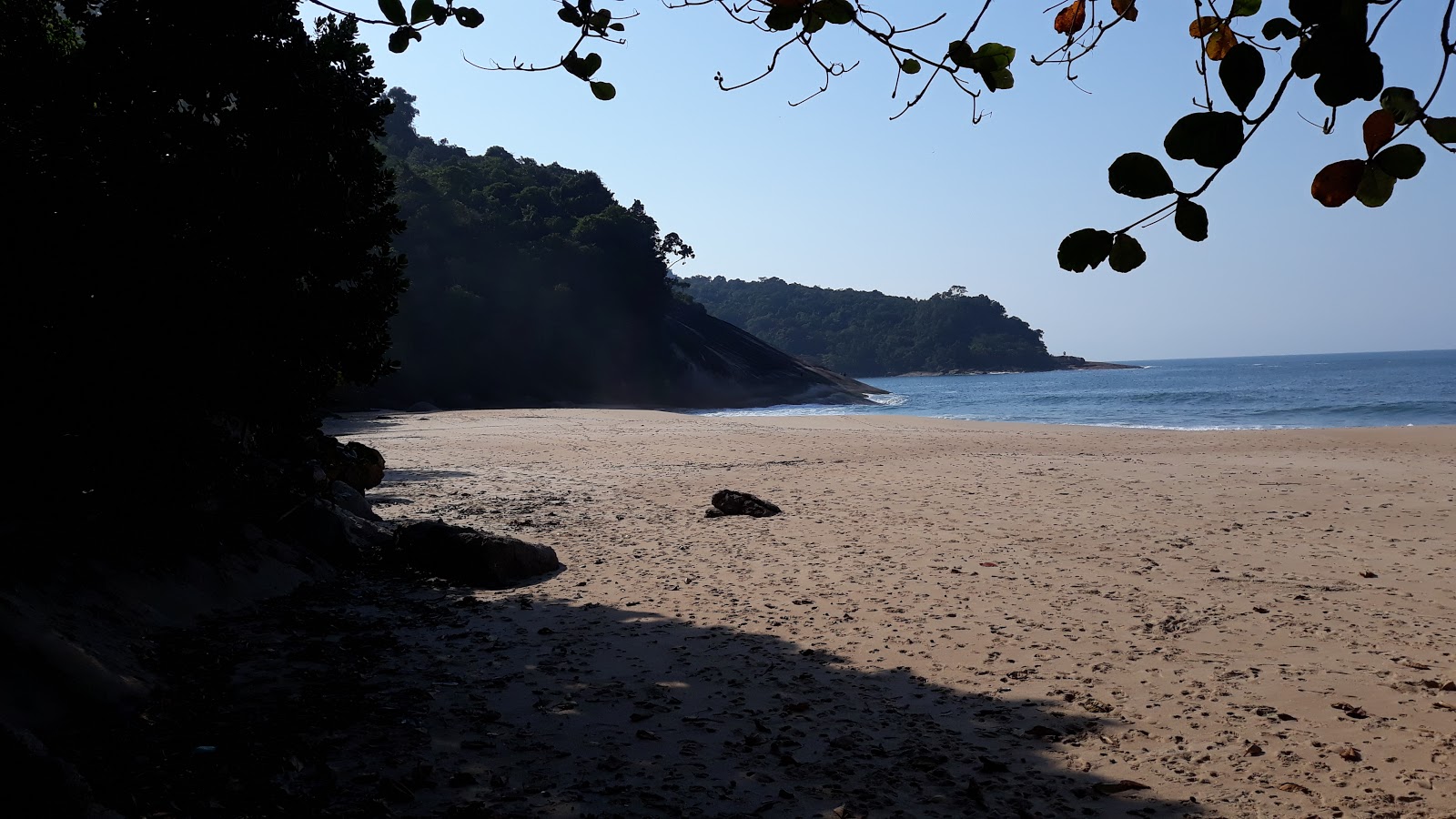 Foto de Praia do Simao ou Brava do Frade com alto nível de limpeza
